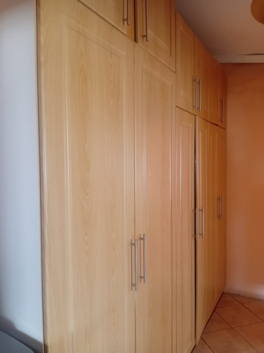 2 Bedroom Property for Sale in New Macassar Western Cape